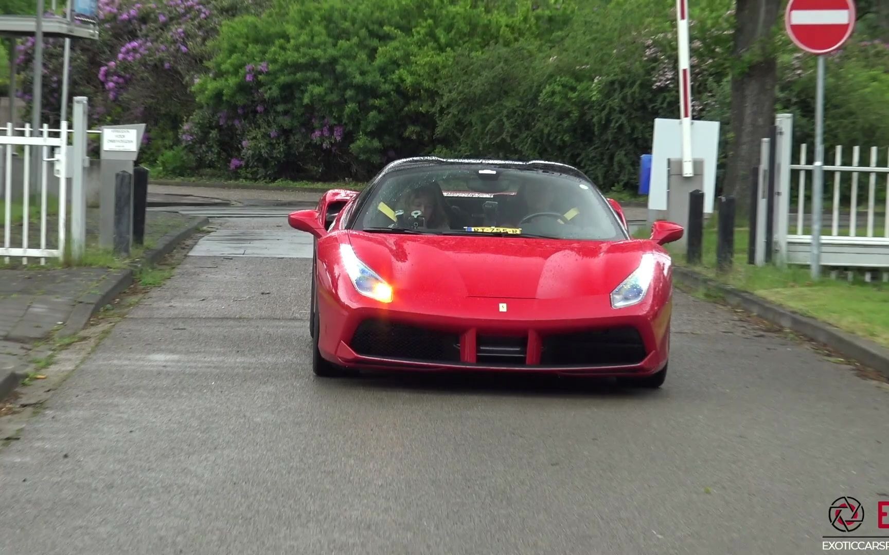 【超跑街拍】法拉利488 gtb 加速!