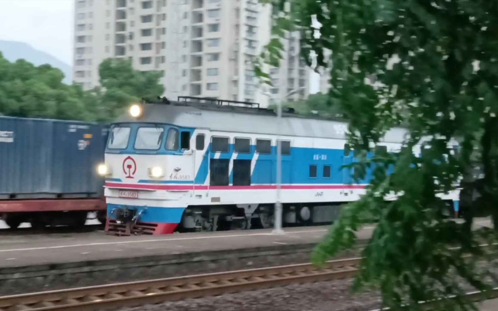 [金温线6.13]df4b-9583在缙云站候车