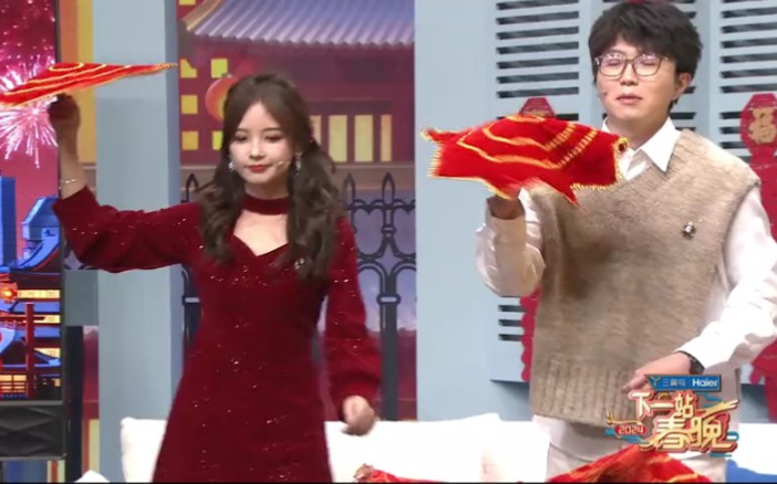 【王冰冰】冰冰和毛毛上演东北绝活二人转!