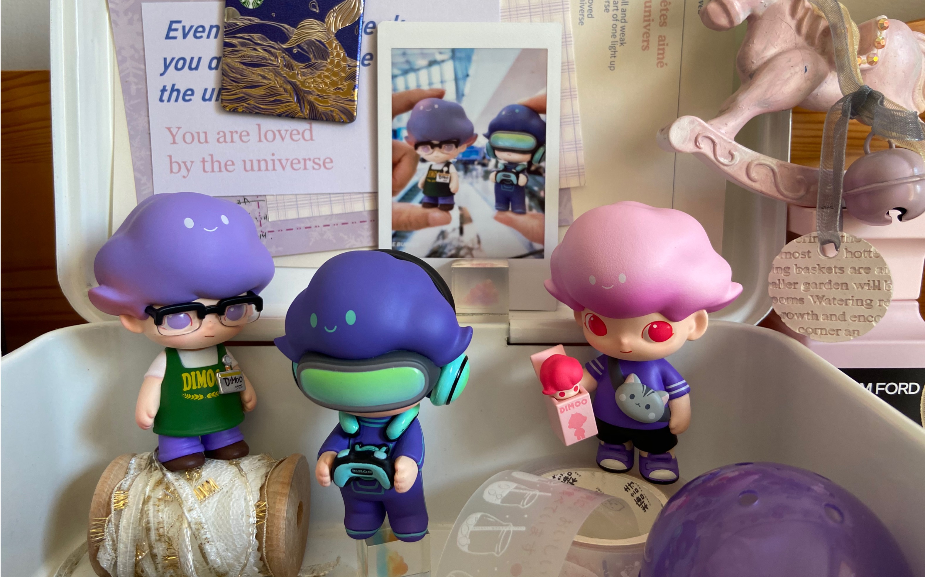 拆盲盒dimoo社会大学潮玩收藏家快递boy面包烘焙师