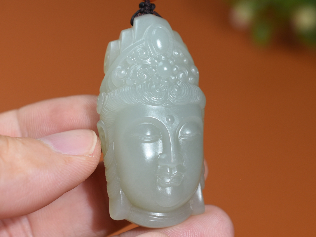 观音头吊坠 #新疆籽料 #青白玉蓝调 约25g 46*24*14mm 色泽温润柔和