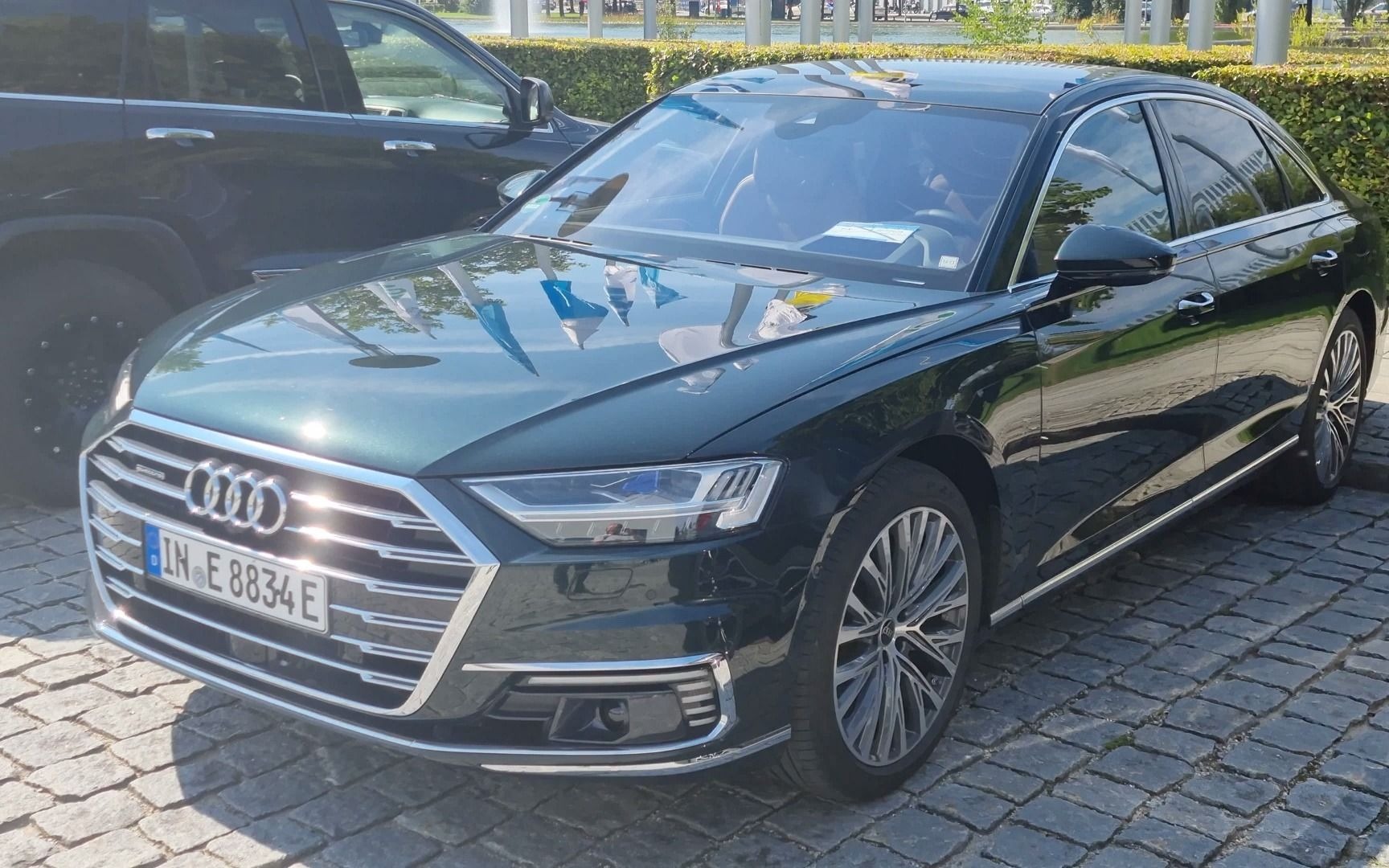 奥迪a8l 60tfsie 到店实拍_哔哩哔哩_bilibili