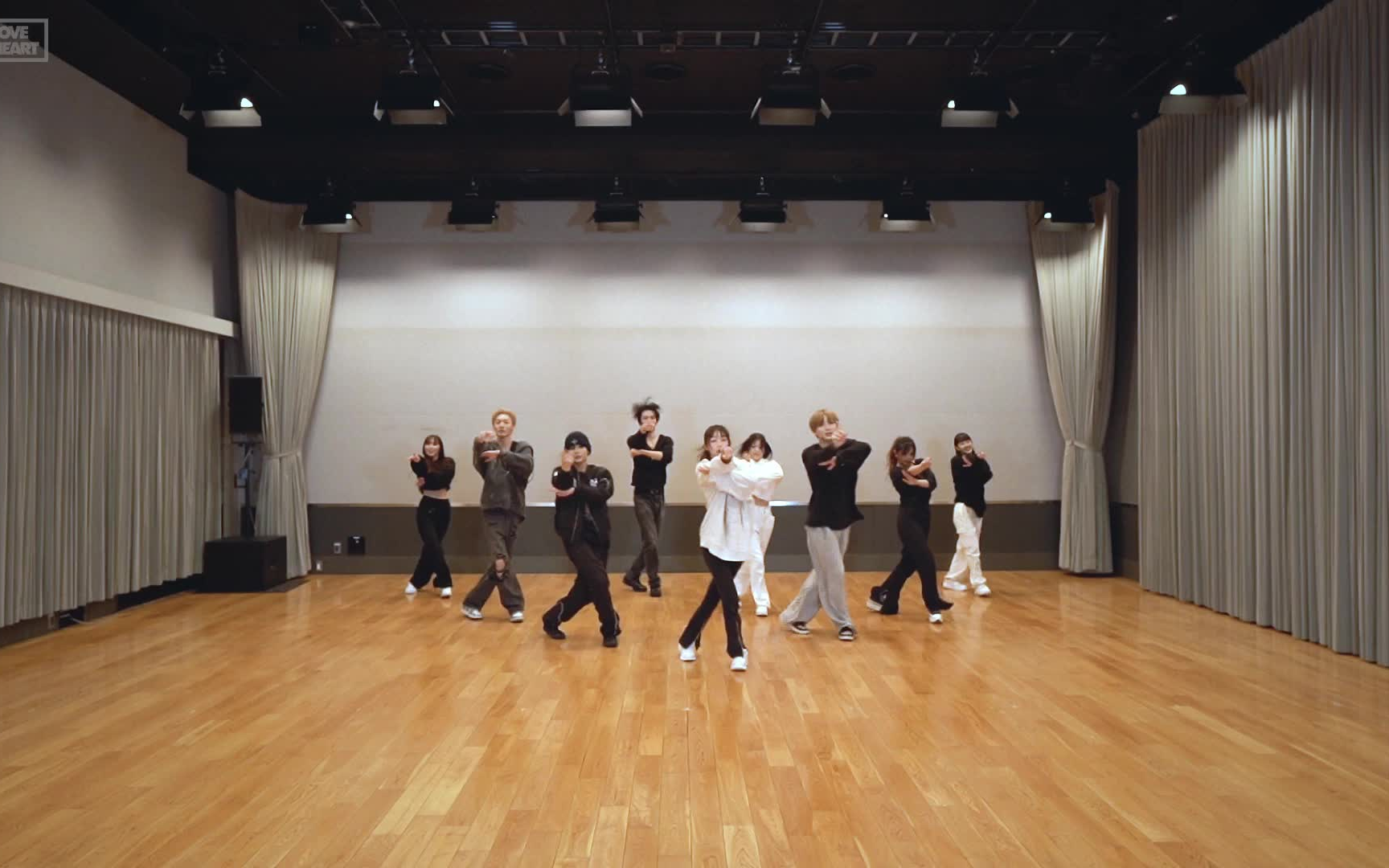 [图]ONE LOVE ONE HEART「愛せ、至極散々な日々を」Dance Practice