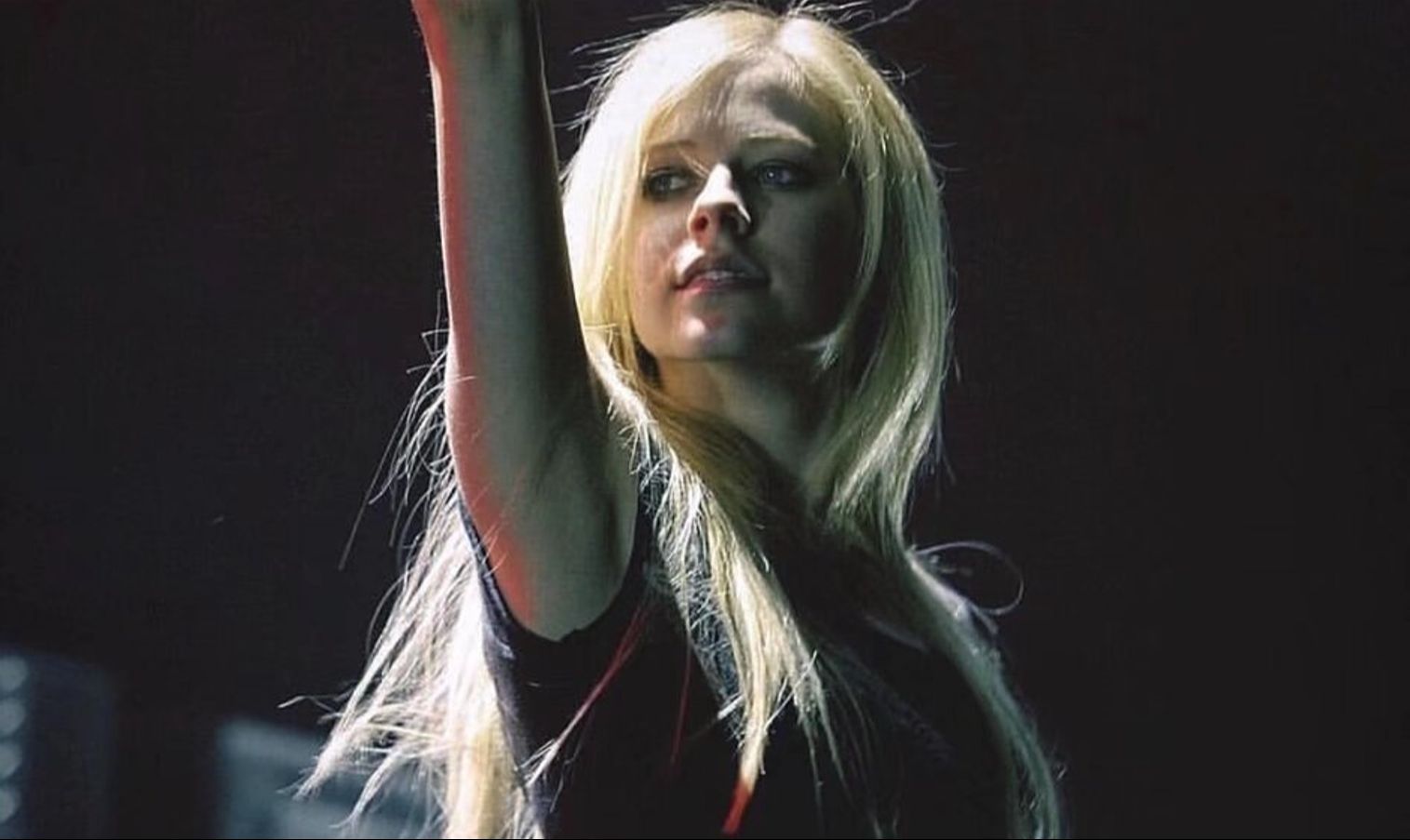 avril lavigne - things ill never say live in buffalo 2003