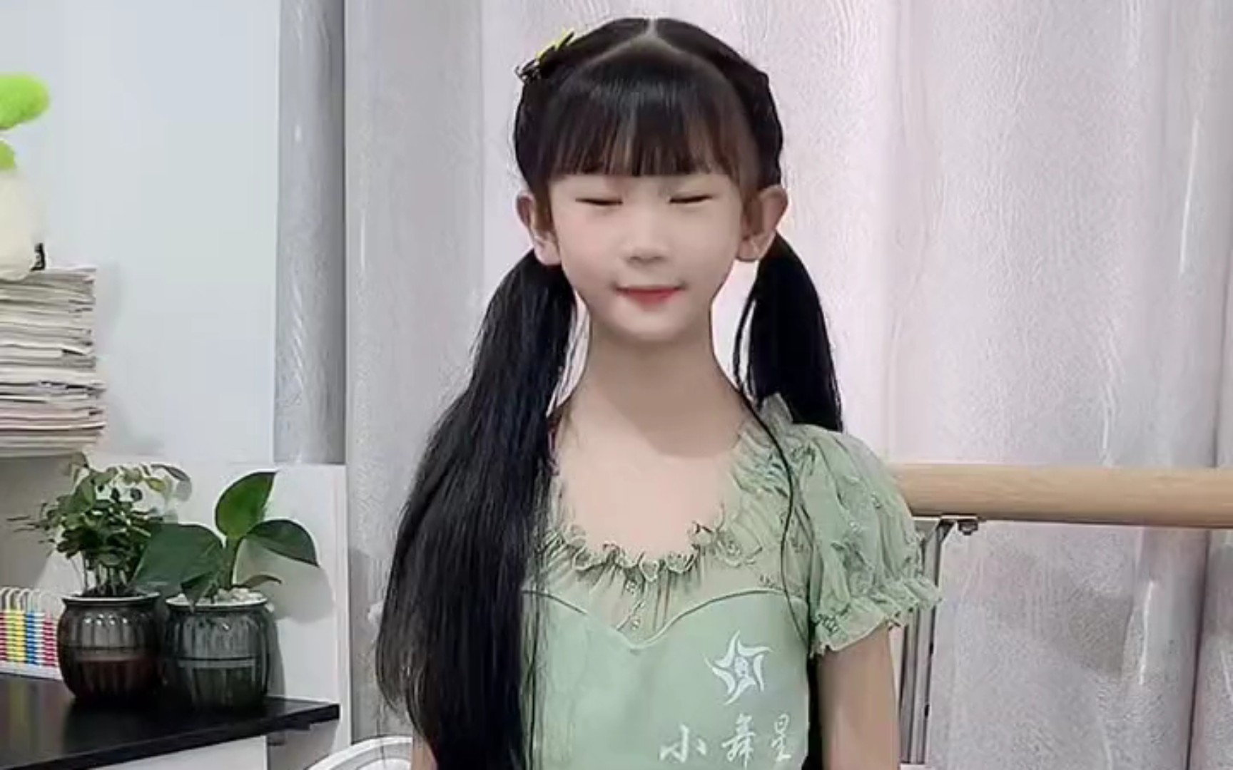 我是萱宝宝吖:爱跳舞的小姑娘