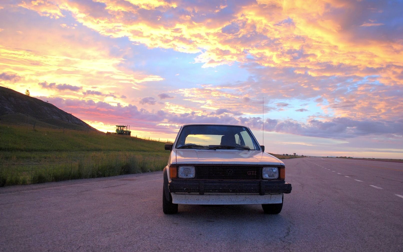 《waving at cars》 "一起奔向美好吧"