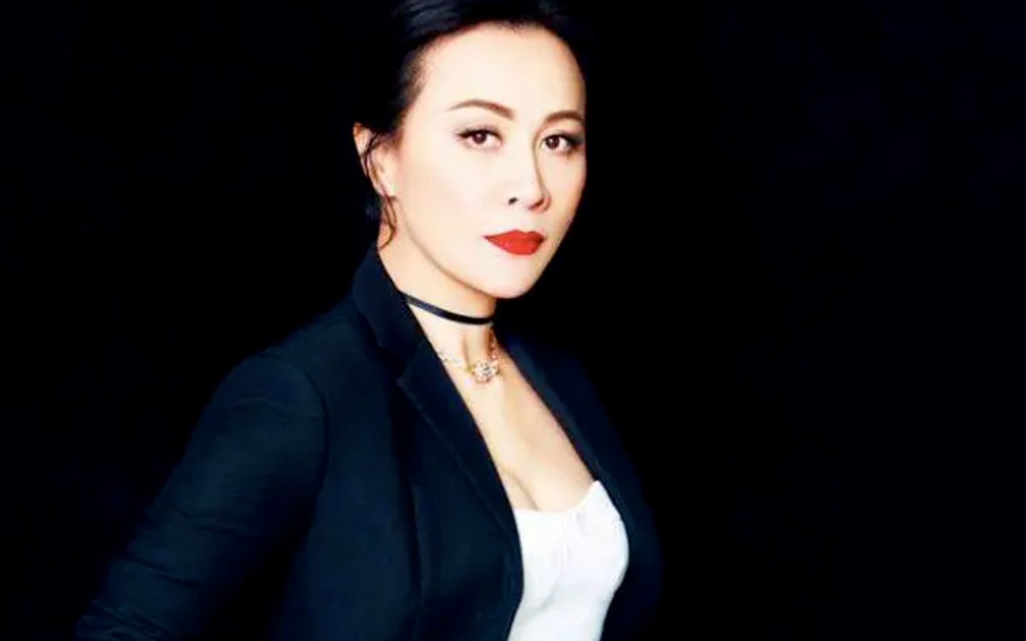 当年刘嘉玲遭绑架,14k大佬用了什么手段,三个小时就救出她?