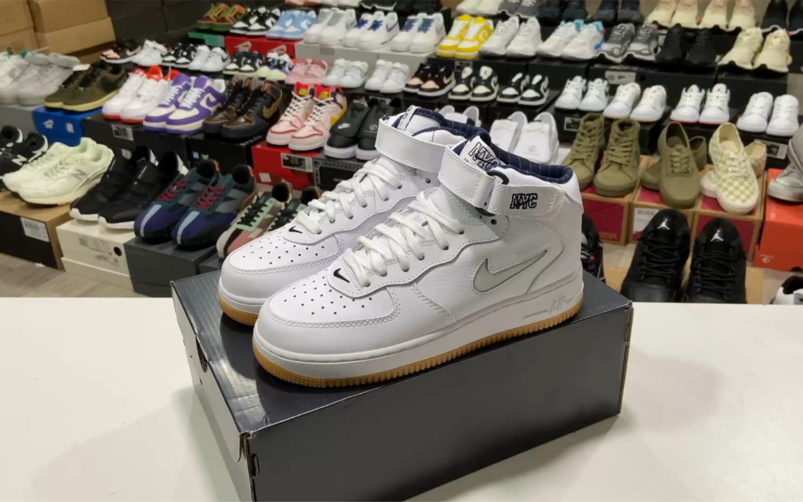 耐克 Nike Air Force 1 空军一号 中帮纽约 原楦头原纸板 打造纯正空军版型#哔哩哔哩bilibili