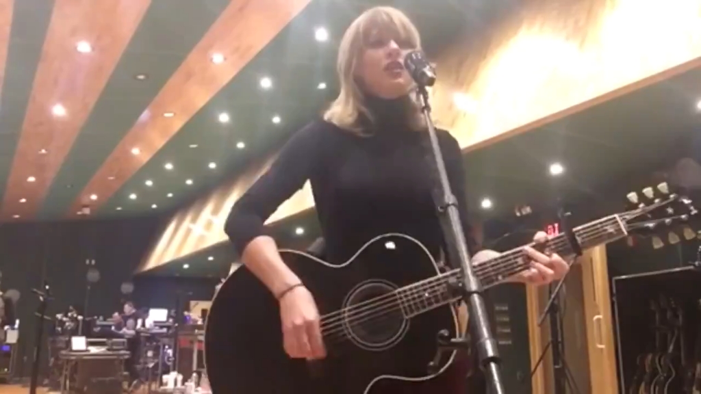 [图]你可能没看过的霉霉的不插电现场I Don't Wanna Live Forever【Taylor Swift】