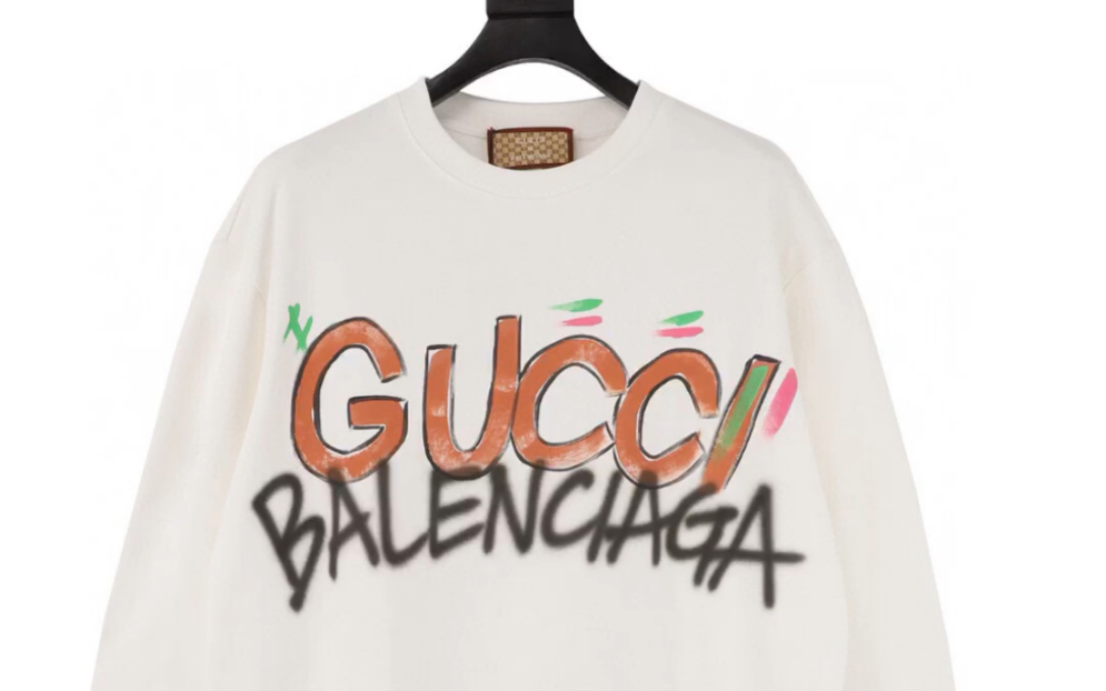 推荐古驰 × 巴黎世家联名手绘印花圆领卫衣