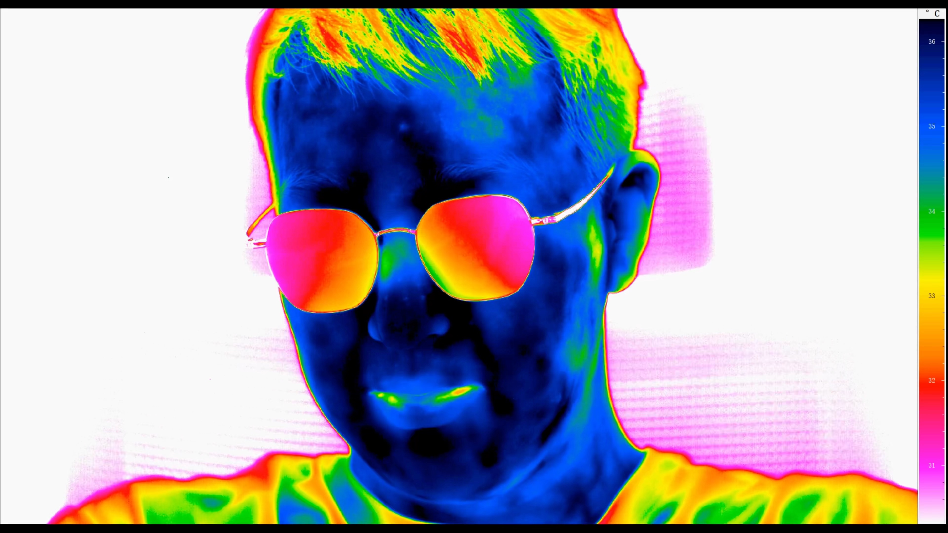 给大家看一次 中波 1024x768的红外热成像