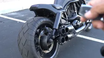 感受为哈雷夜路德特别定制的Extreme exhaust排气系统