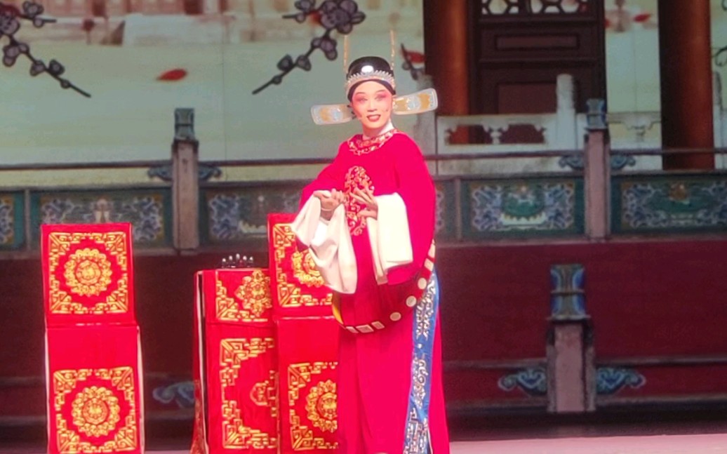 22吴琼老师在郑州大剧院演出【女驸马谁料皇榜中状元 手提羊毫喜洋洋