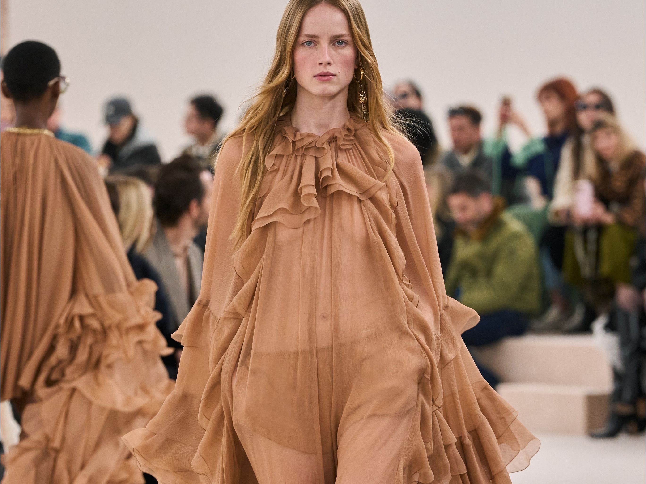 [图]「巴黎时装周」Chloé 2024秋冬女装时装秀