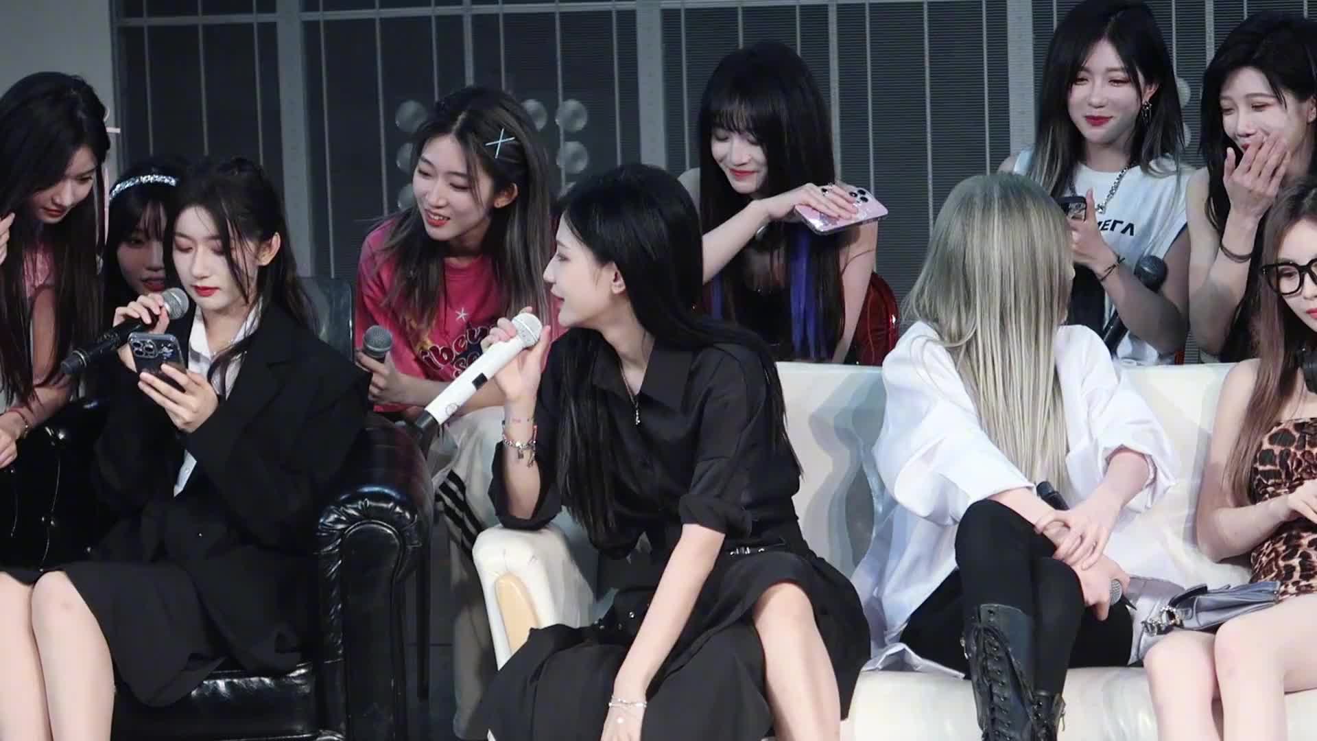 snh48 #h队八周年公演 #h队搞笑公演 小品《恋爱