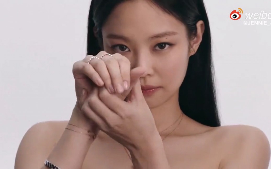 [图]【JENNIE】CHANEL COCO CRUSH相关视频一则 变魔术的妮