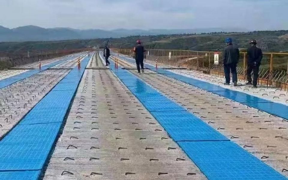 铁路桥梁盖板a桥梁湿接缝盖板现场施工湿接缝防护网路面接缝板