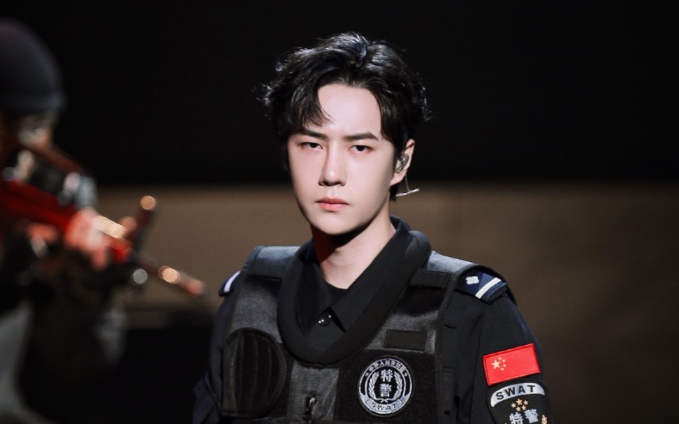 【王一博】热血沸腾,铿锵有力致敬警察节 王一博渴望光荣