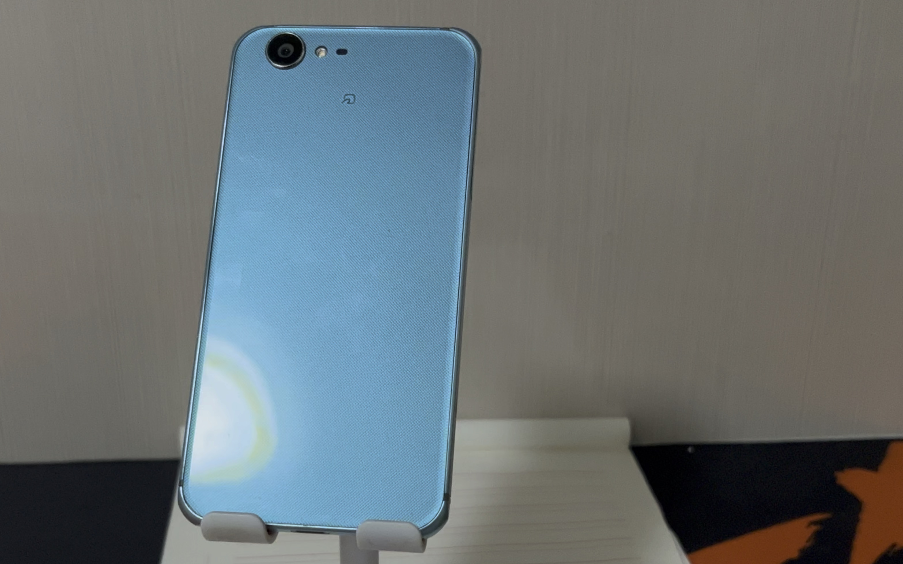 怀旧向——我的第一部120hz刷新率手机 夏普506sh