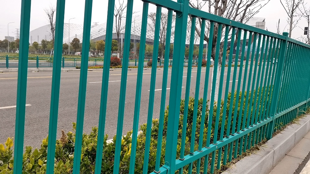 市政草坪锌钢护栏隔离栏杆交通道路隔离护栏