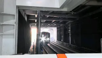 【新站开通】列车进出西安地铁5号线雁鸣湖站