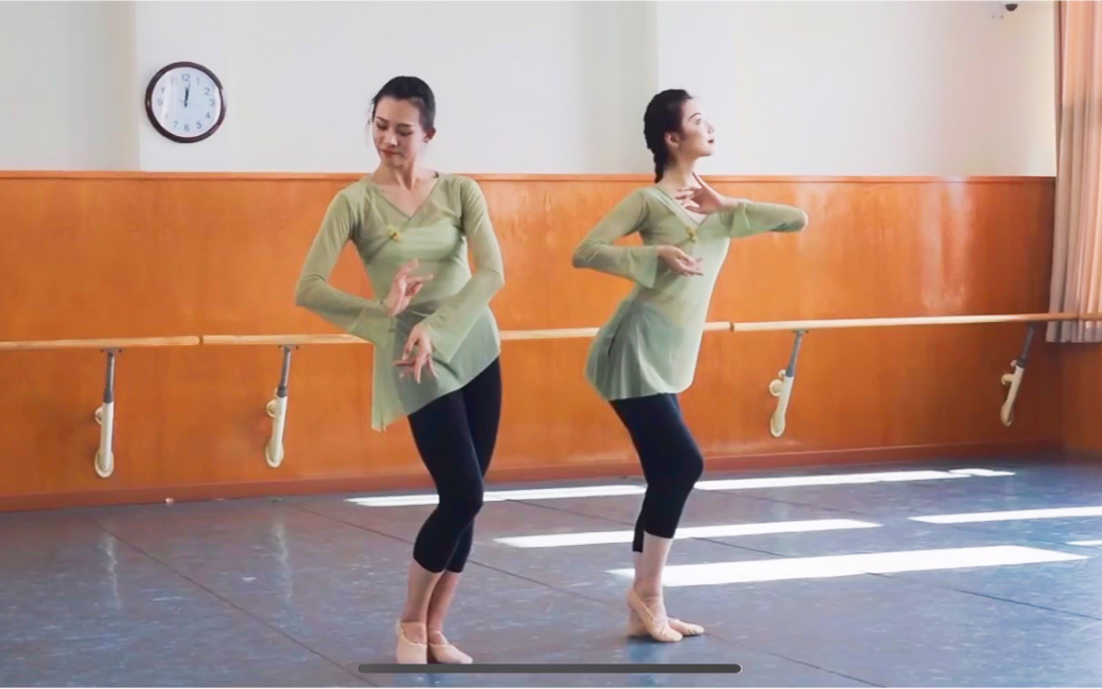 北京舞蹈学院孙灿刘丽莎舞由吾律