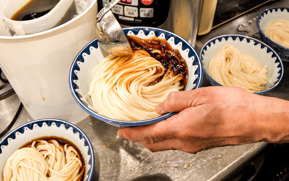 [图]【‘深夜食堂’】 大阪最好的乌冬面 | 晚上好 忙碌的一天又结束了