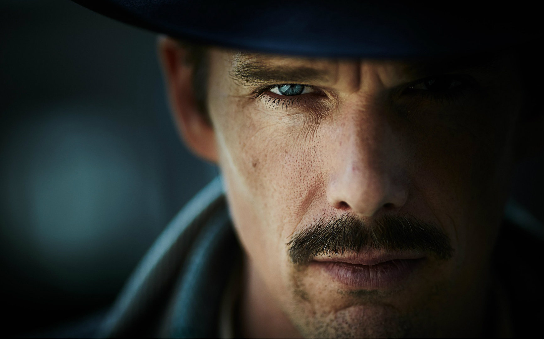 2014科幻惊悚影片前目的地男女主一人饰演