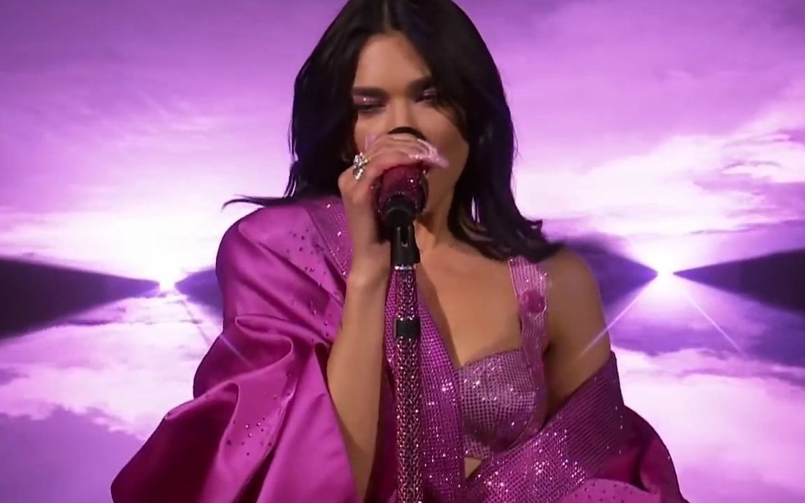 [图]Dua Lipa - Levitating ft. DaBaby / Don't Start Now (Live at the GRAMMYs 2021)现场