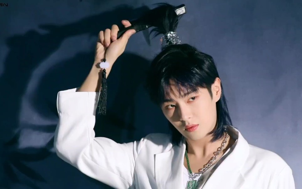 追光吧哥哥 李汶翰 竹林深处定妆照拍摄