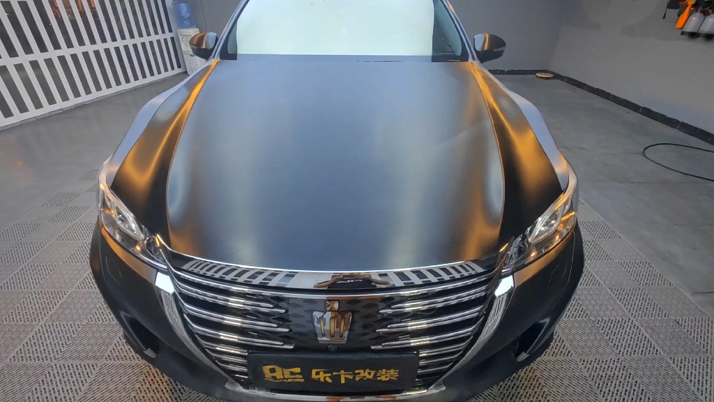 皇冠变改色金属拉丝黑