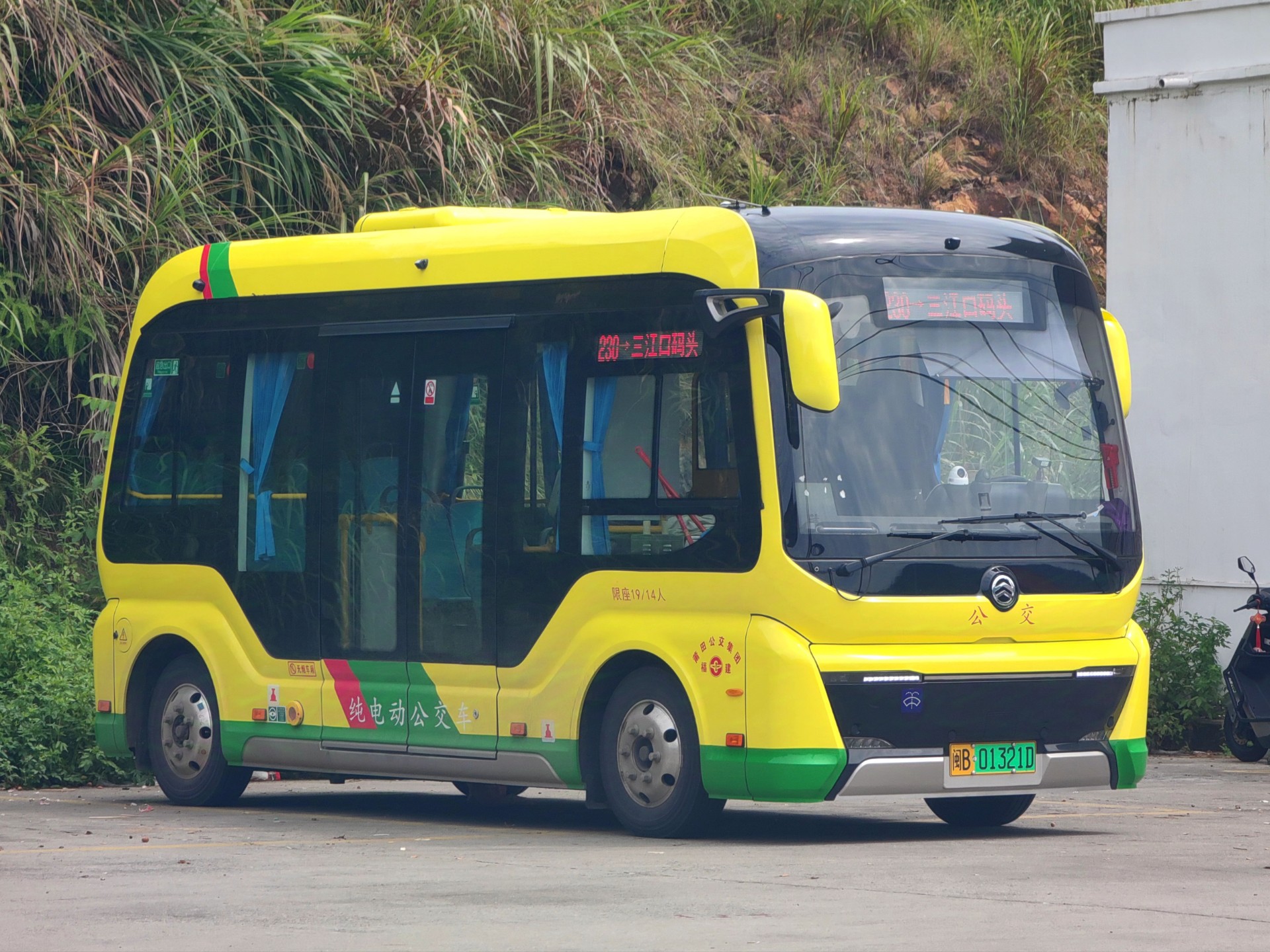 莆田公交金旅"驰睿"xml6608jevj0c1行走音