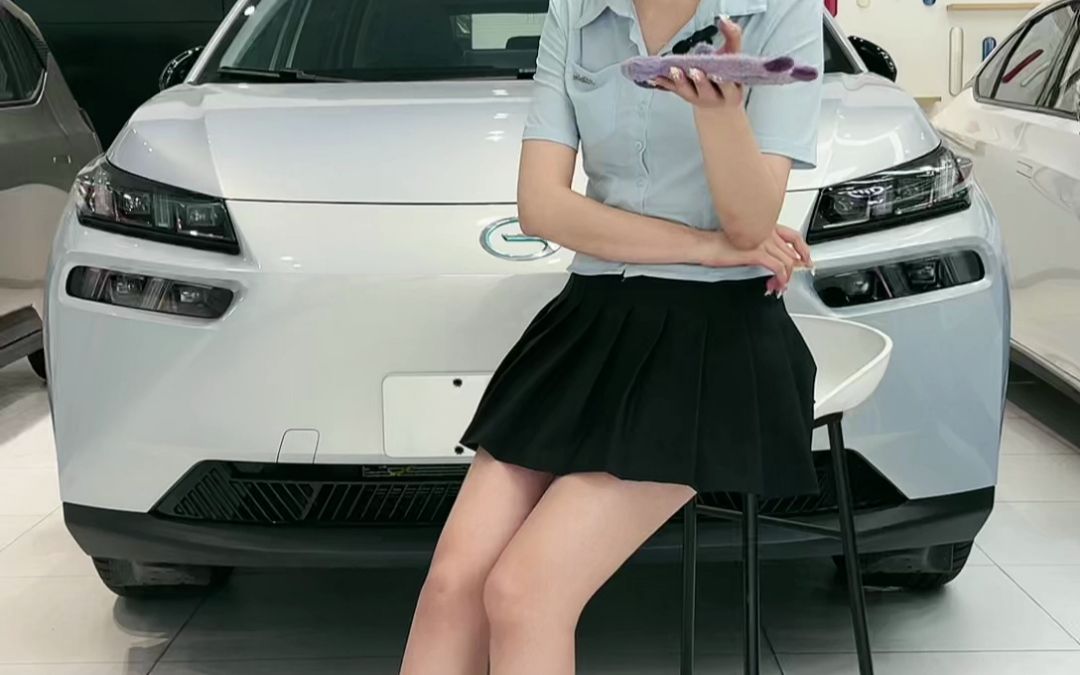 【原画】大长腿小姐姐 江门市腾达汽车20221120_134101
