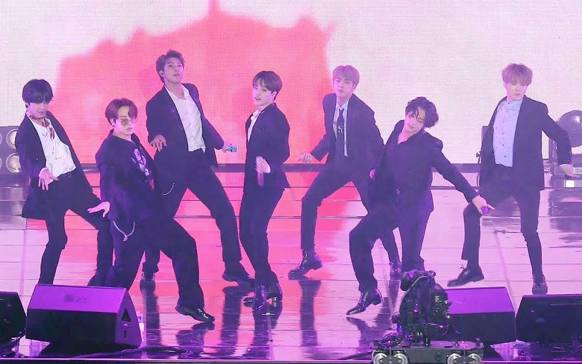 [图]【BTS】（全4K！）190811乐天家族演唱会 防弹少年团 舞台合集