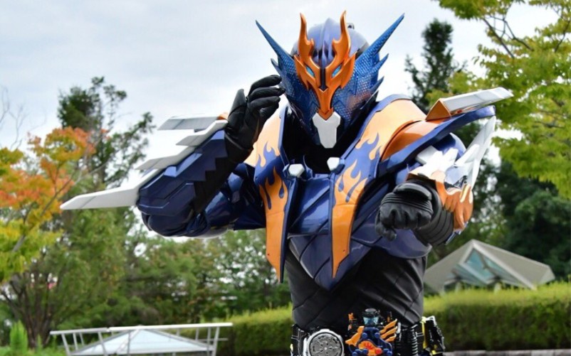 自制假面骑士crosszcrosszdragon外加假面骑士build钢锁飞龙形态