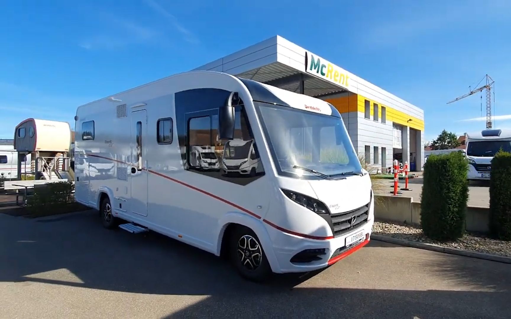 豪华尾床,超大会客厅,卫生间干湿分离,一辆大巴房车就能拥有.