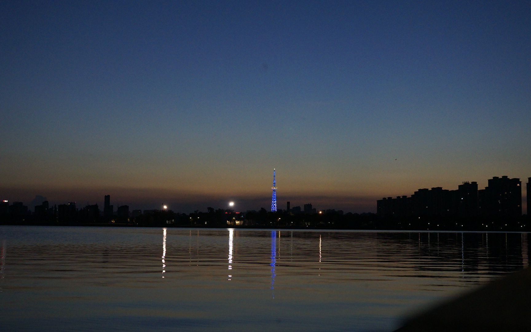 鹃湖夜景_哔哩哔哩 (゜-゜)つロ 干杯~-bilibili