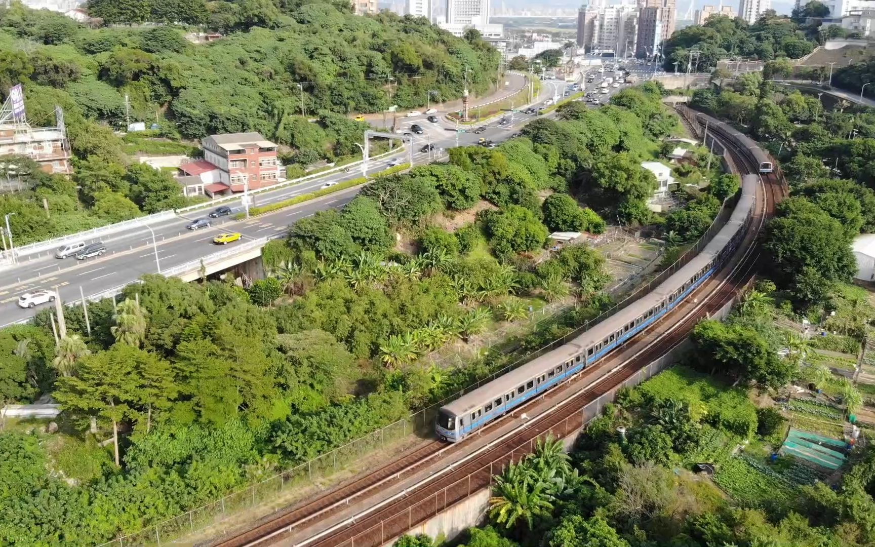 【铁道旅情】空拍 台湾台北捷运 关渡站关渡大桥段 | 20181111哔哩哔哩bilibili