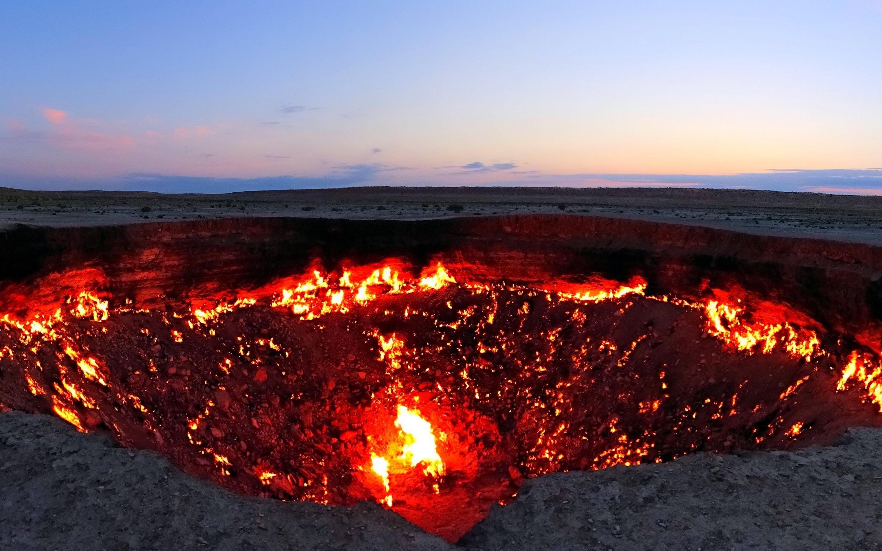 地狱之门现实版火焰山玛雅预言中永远被火焰覆盖的地方