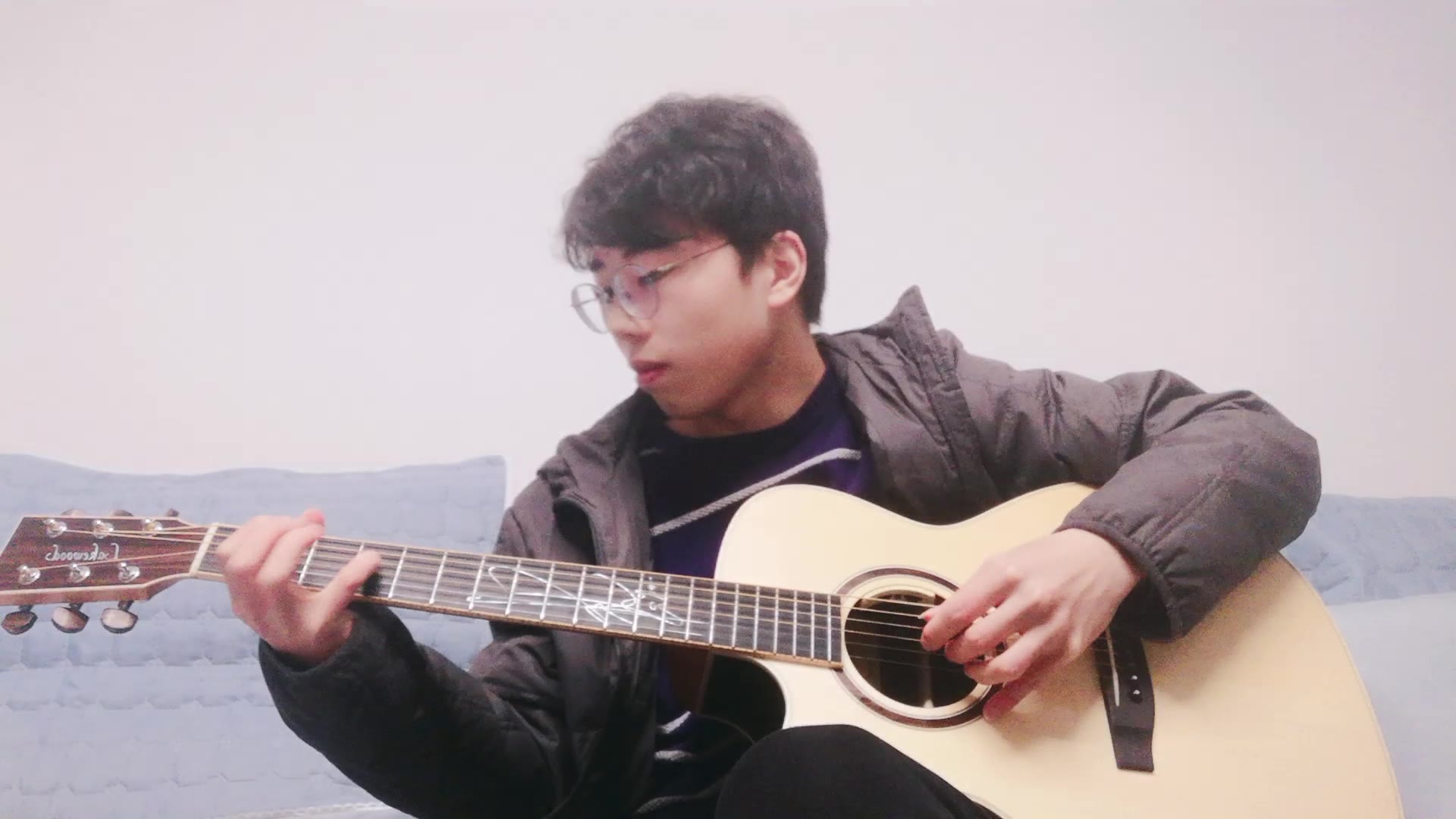 郑成河一天一天吉他翻弹,第一次录视频,有所不足请大家多多指正!