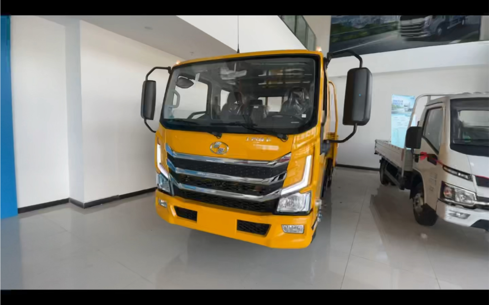 上汽轻卡h300有42米货箱可选想了解更多私信