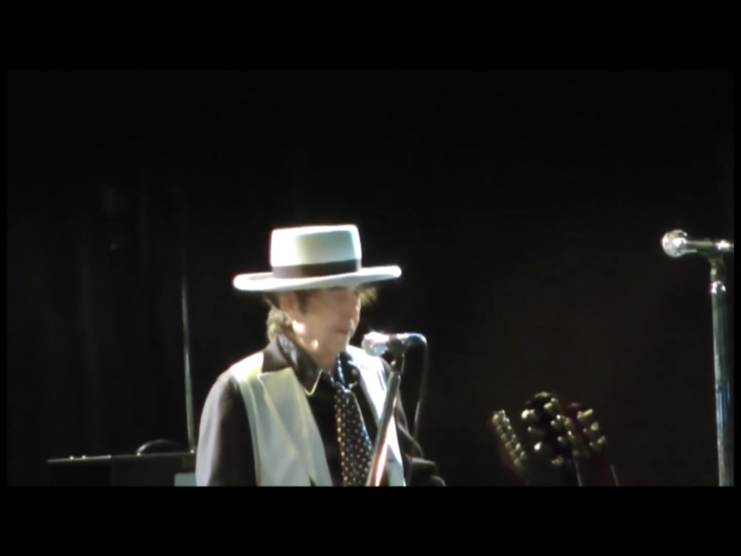 [图]Bob Dylan - Tangled Up In Blue (Live 2017)