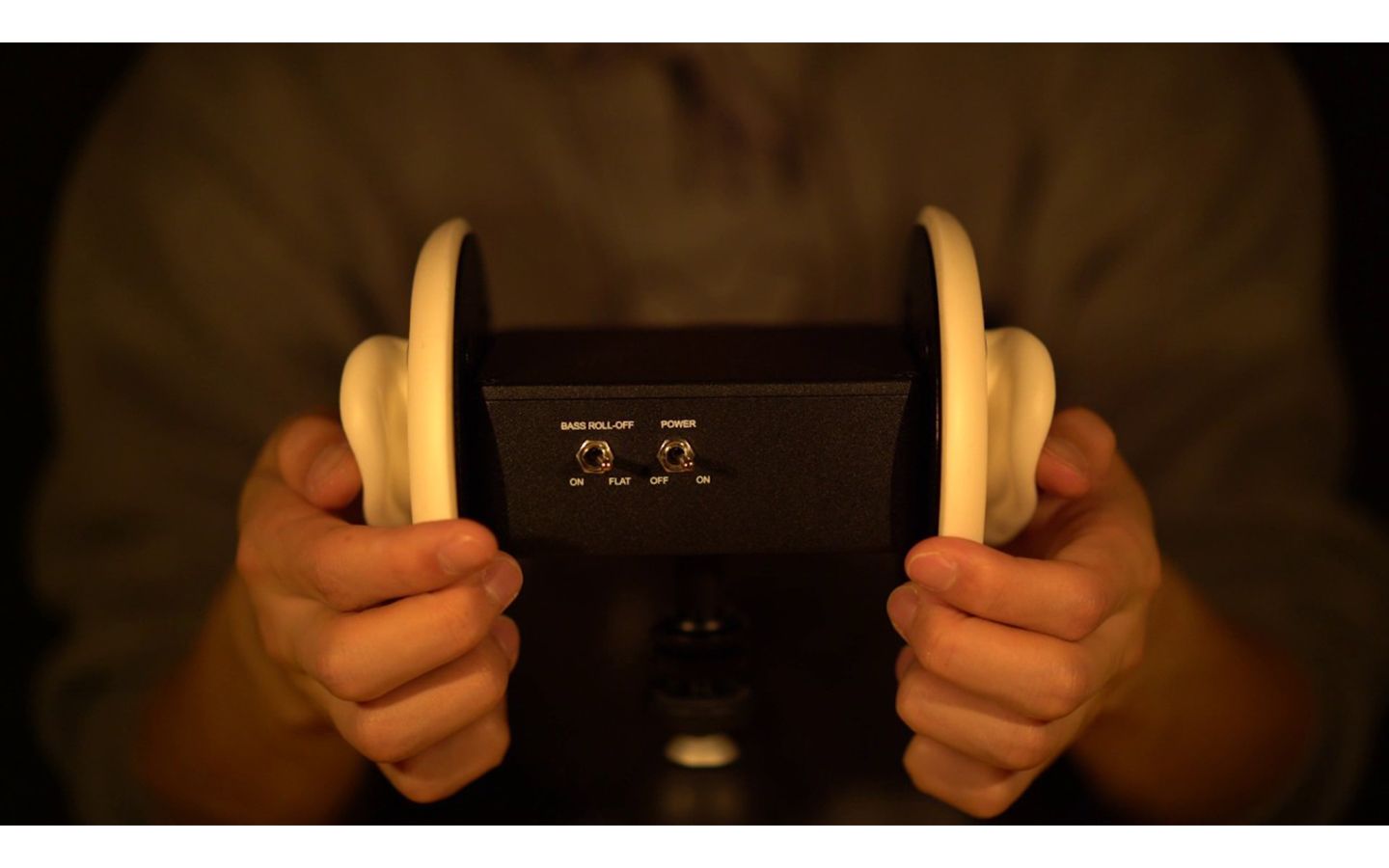 asmr·ittsu小哥轻柔地按摩并敲击双耳(无人声)_哔哩哔哩_bilibili