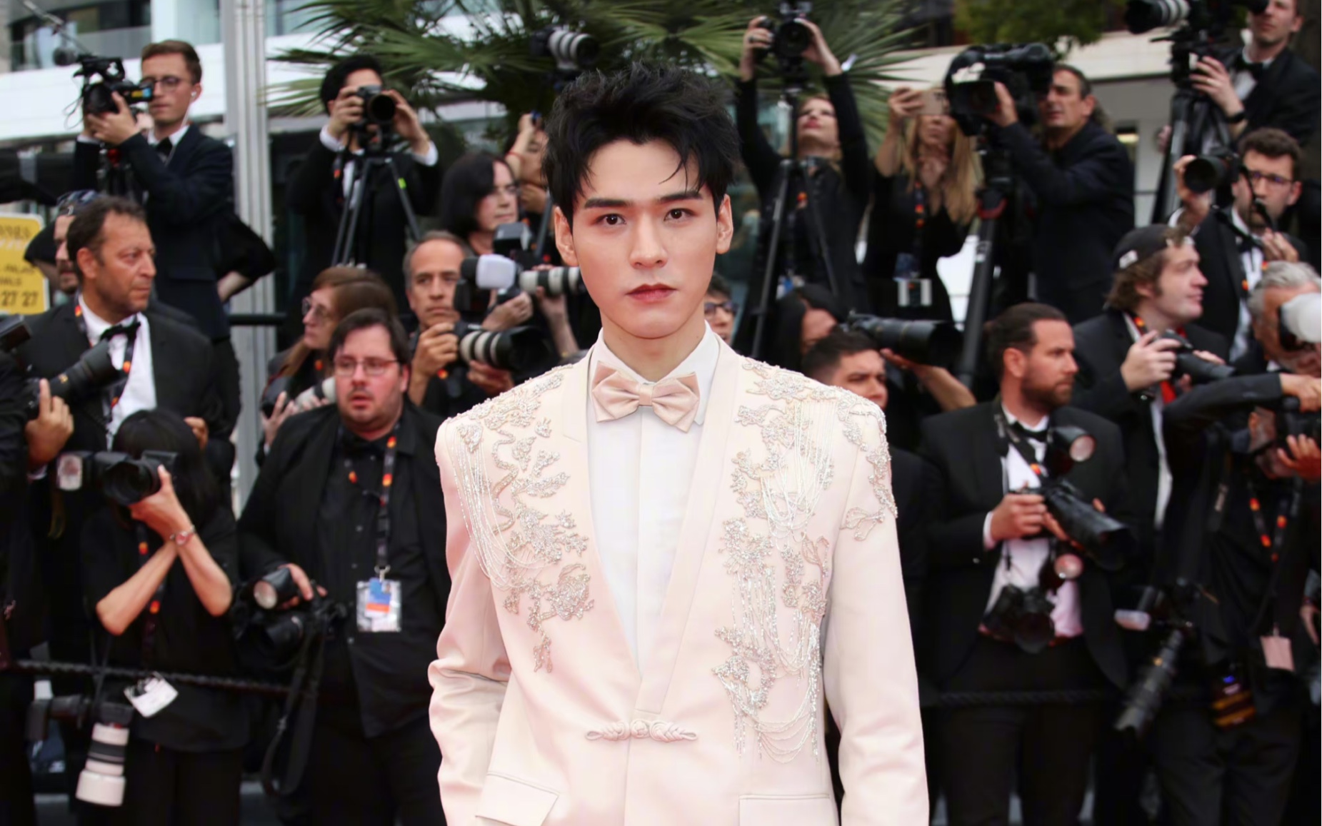 龚俊戛纳红毯全程镜头