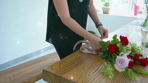 花艺教学课程 玫瑰花束如何包装 花束包装有什么技巧手法 哔哩哔哩 Bilibili