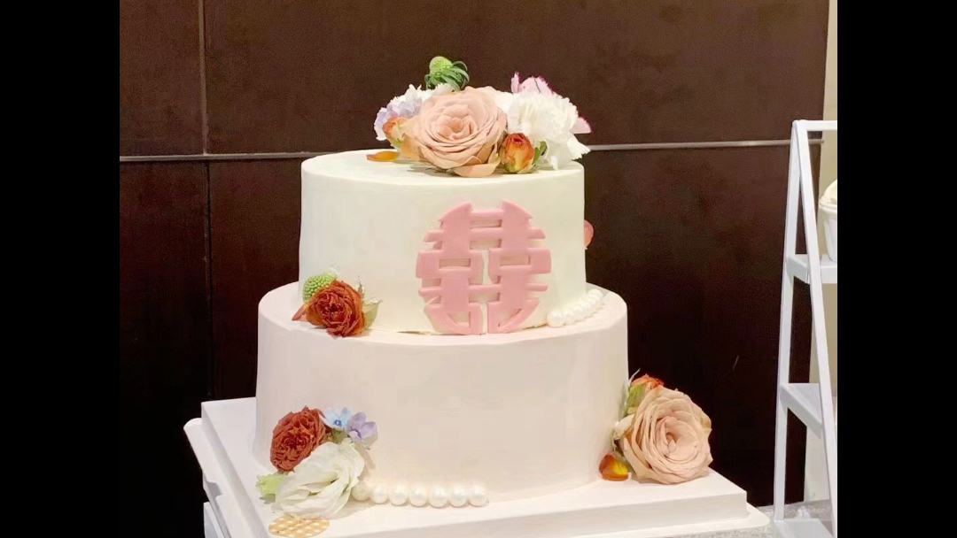 粉色系订婚甜品台#婚庆甜品台定制#想点烘焙