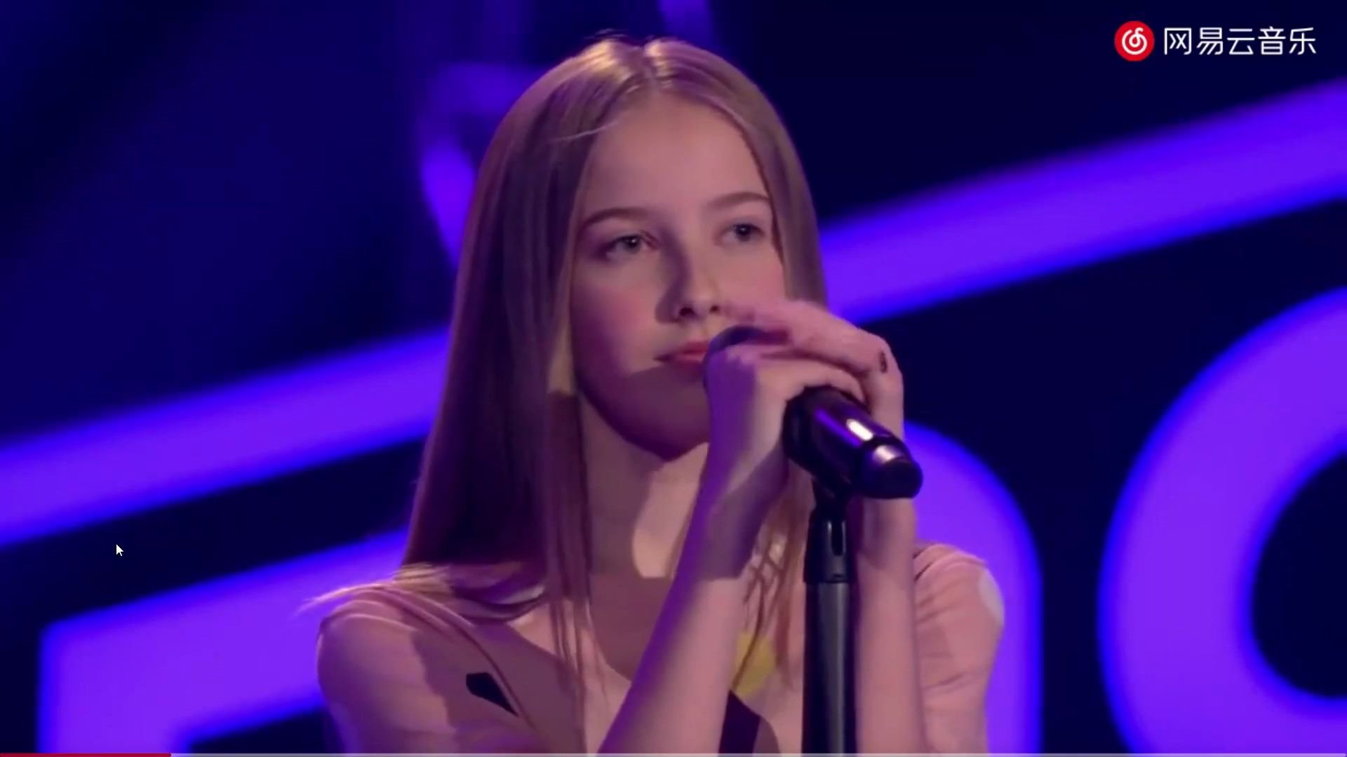 13岁德国女孩jouline惊艳全场 开口跪啊喂