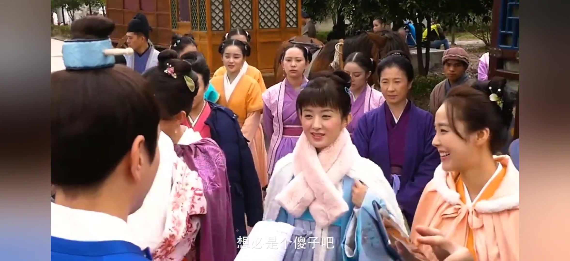 知否知否幕后花絮 赵丽颖变直男劝人多喝热水 此人想必是个傻子