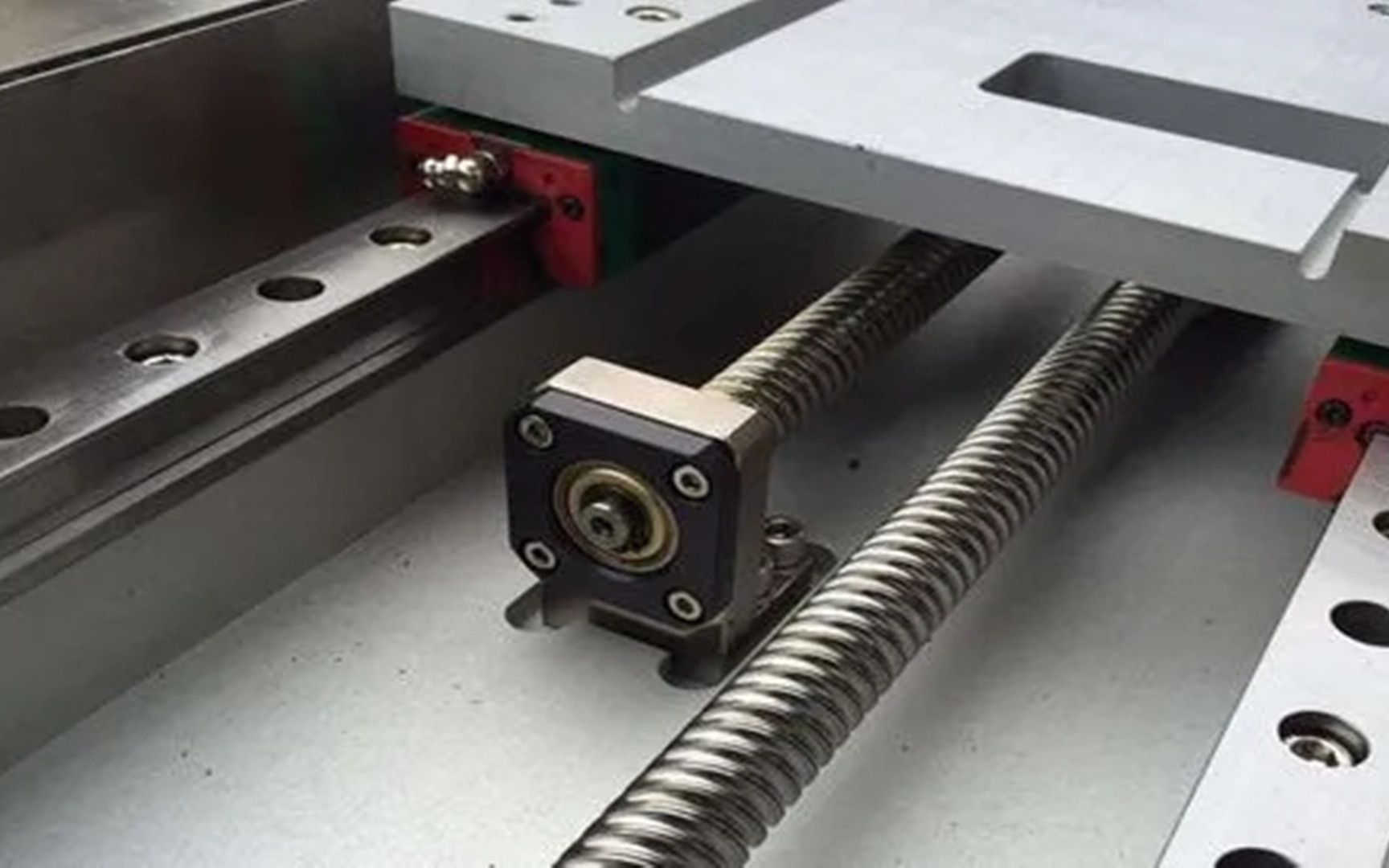 老师傅带你一起优化丝杆顶升机构,你能学到多少?_哔哩哔哩_bilibili