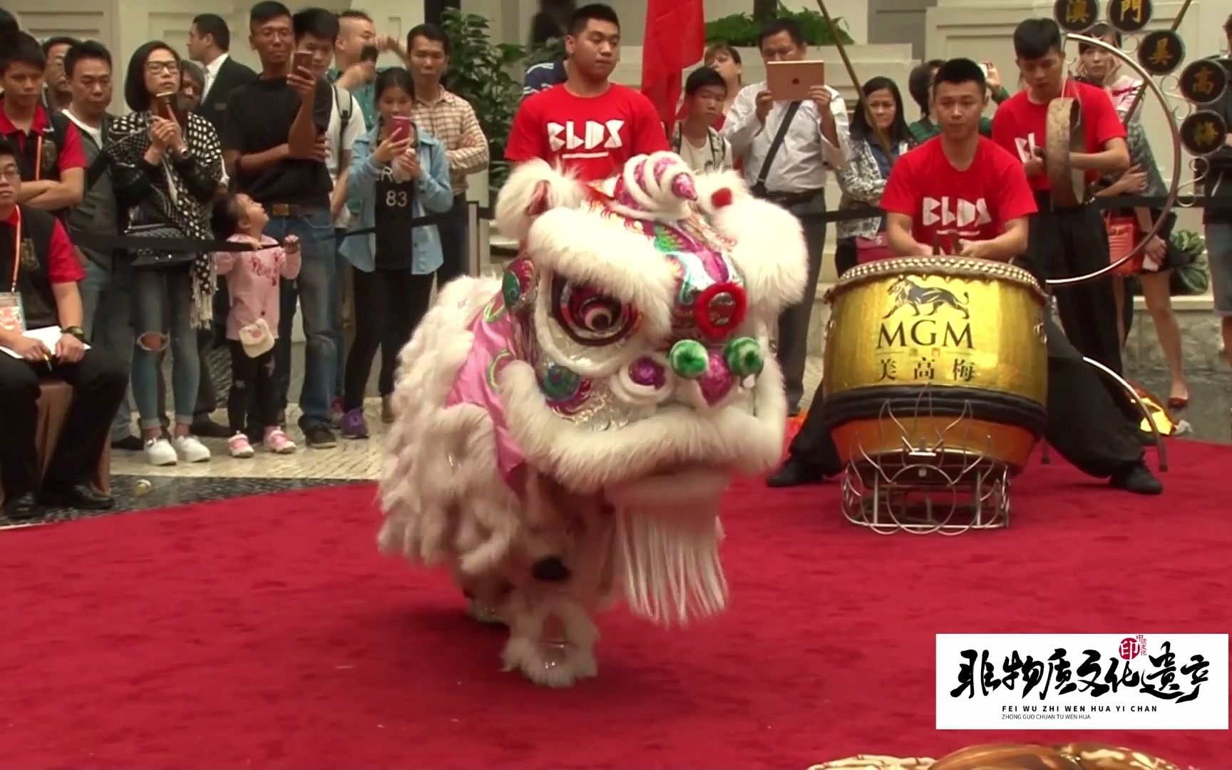 [图]弘扬国粹！巾帼不让须眉，中国女子醒狮队美高梅传统狮采蟹青比赛，精彩回顾！